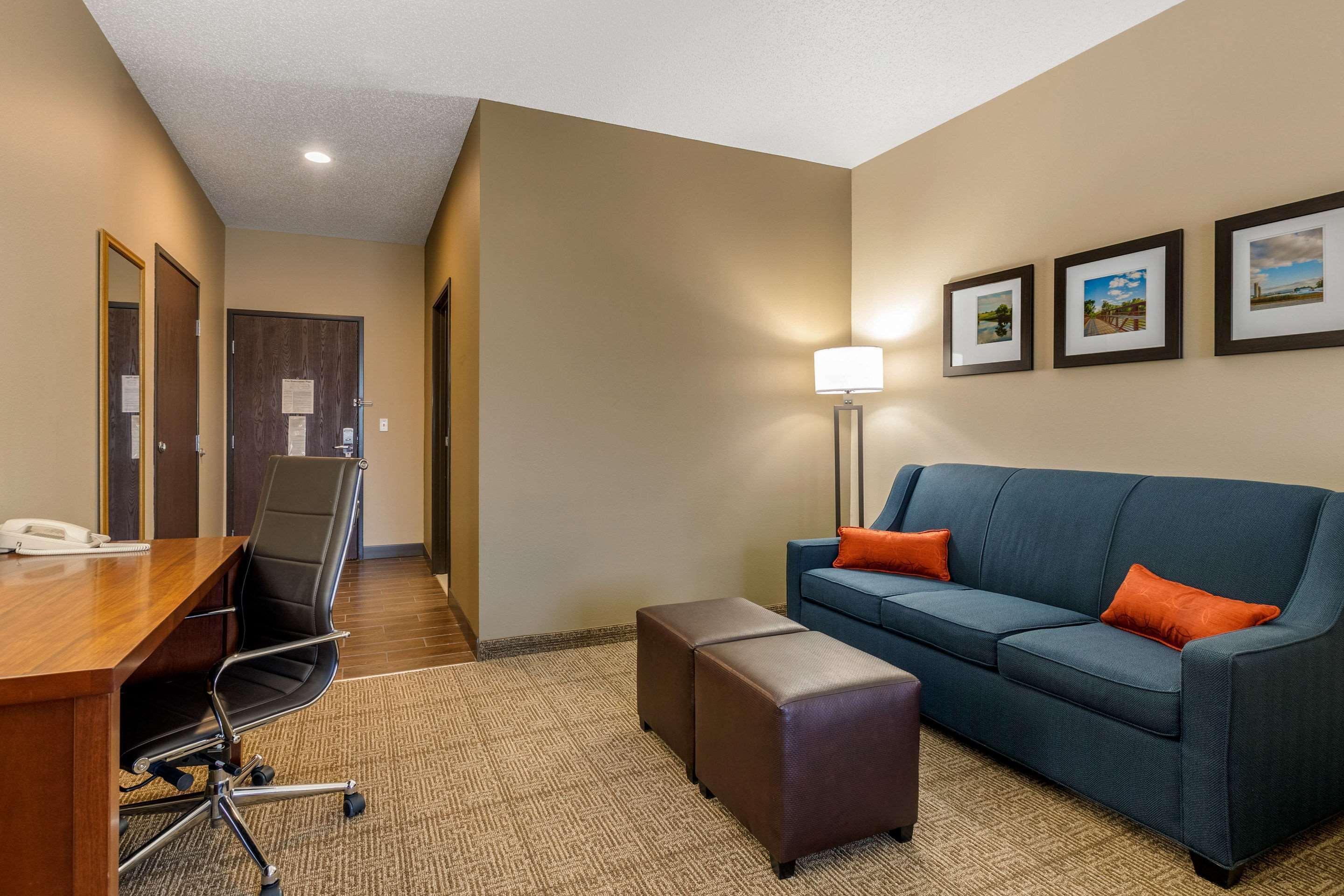 Comfort Suites Cedar Falls Εξωτερικό φωτογραφία
