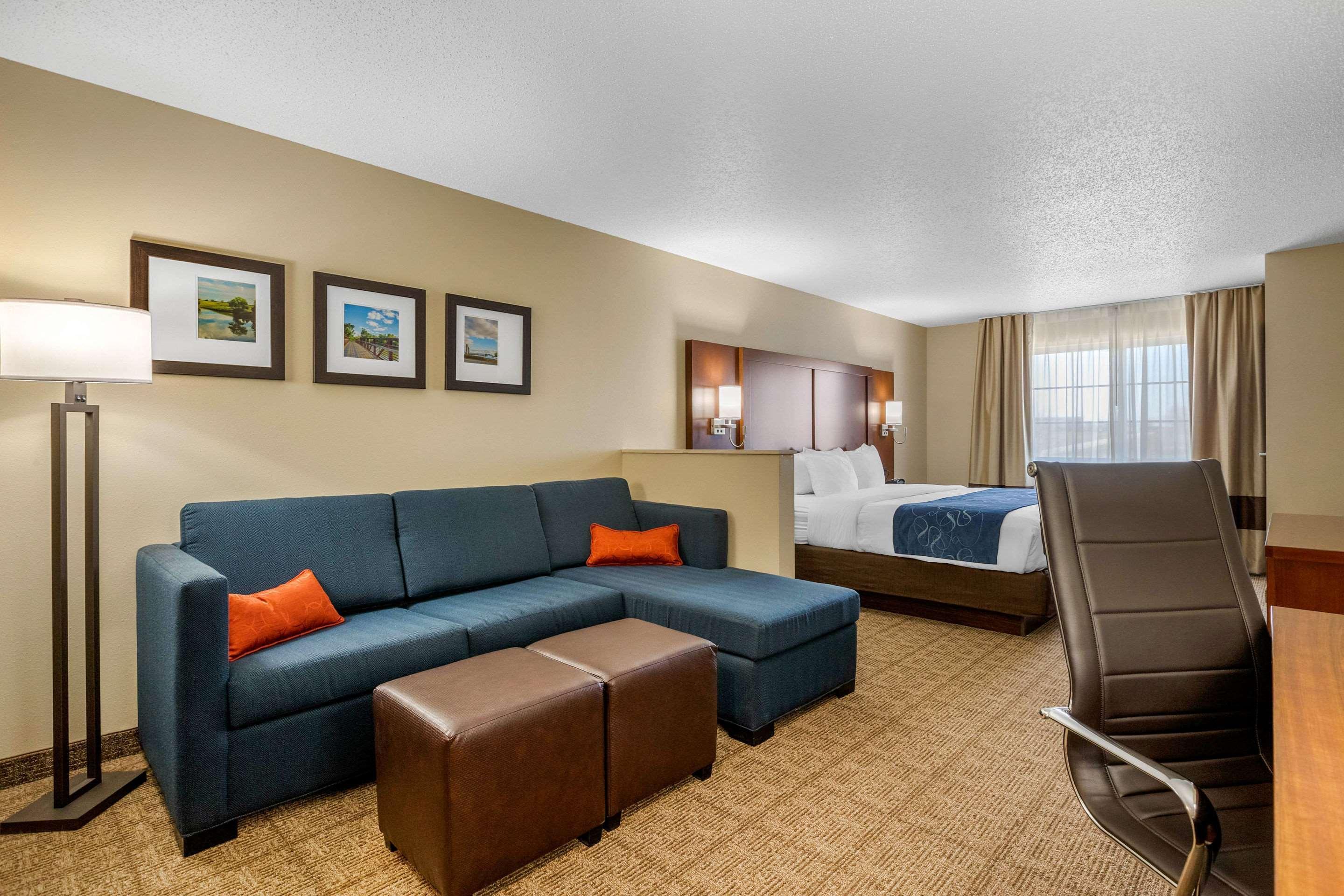 Comfort Suites Cedar Falls Εξωτερικό φωτογραφία