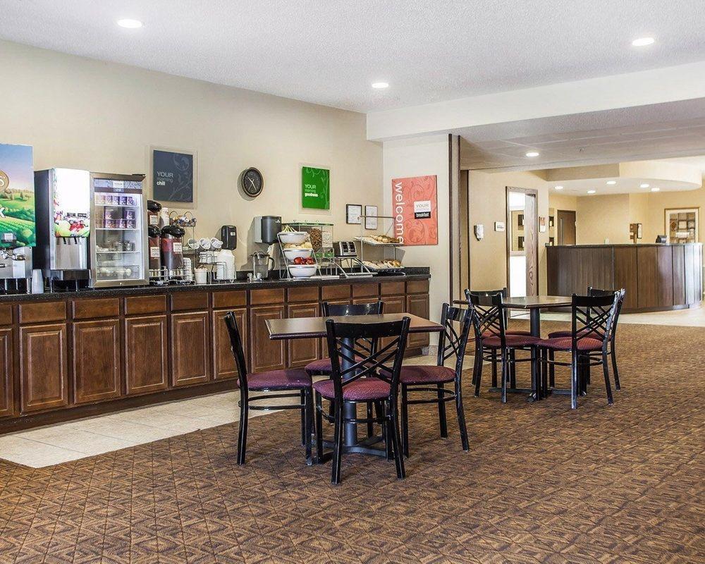 Comfort Suites Cedar Falls Εξωτερικό φωτογραφία
