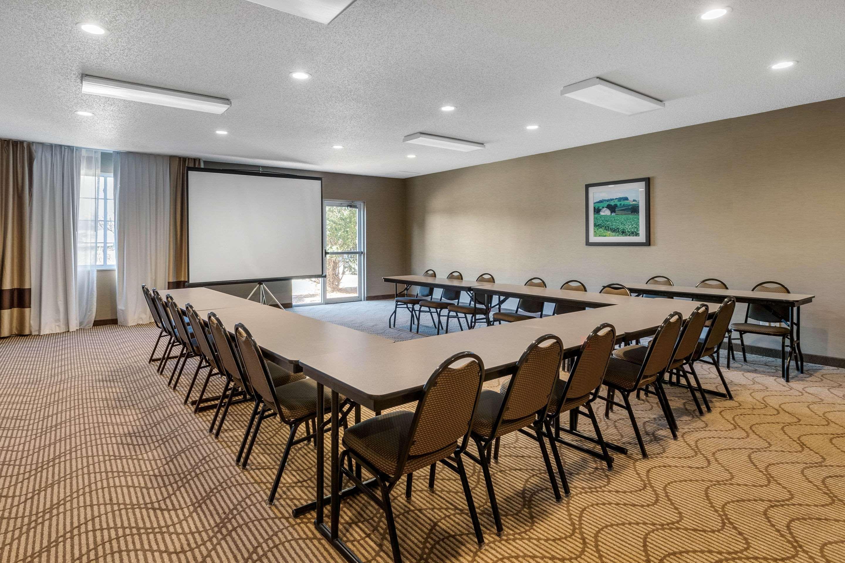 Comfort Suites Cedar Falls Εξωτερικό φωτογραφία