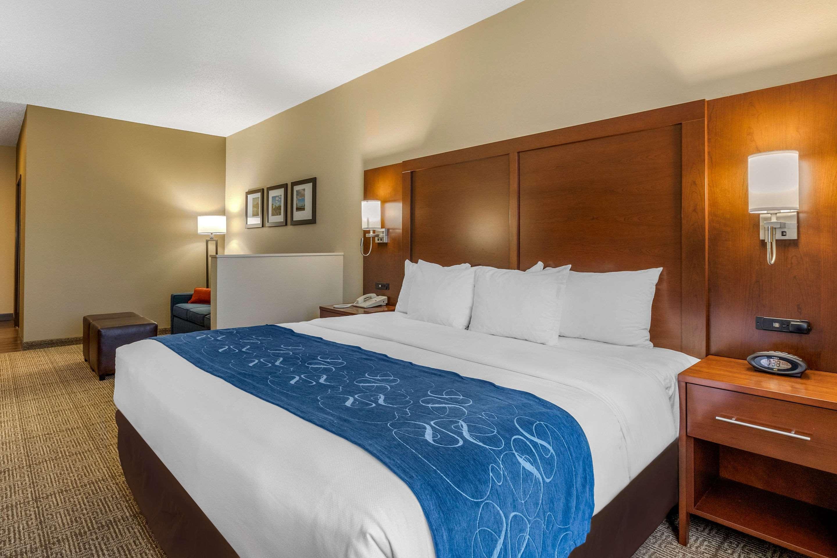 Comfort Suites Cedar Falls Εξωτερικό φωτογραφία