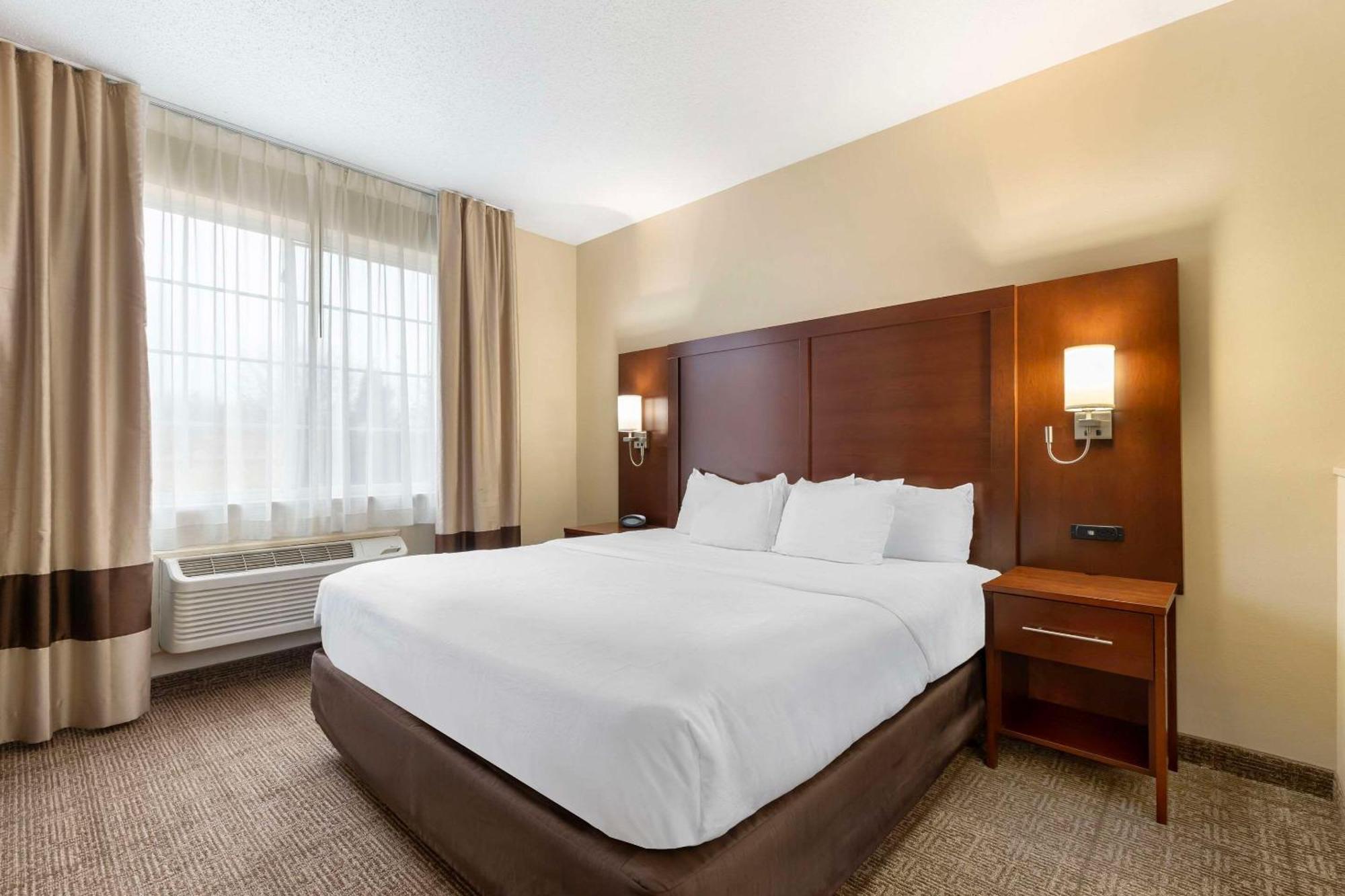 Comfort Suites Cedar Falls Εξωτερικό φωτογραφία