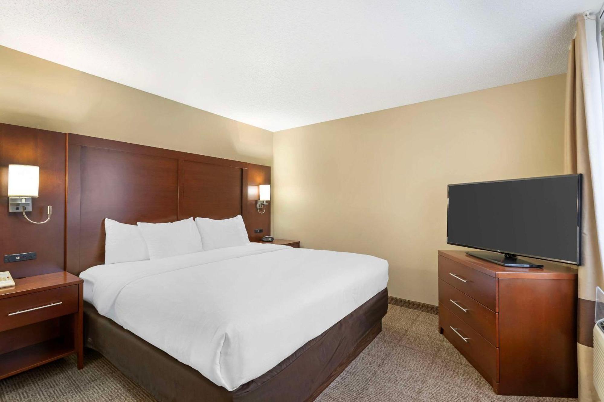 Comfort Suites Cedar Falls Εξωτερικό φωτογραφία
