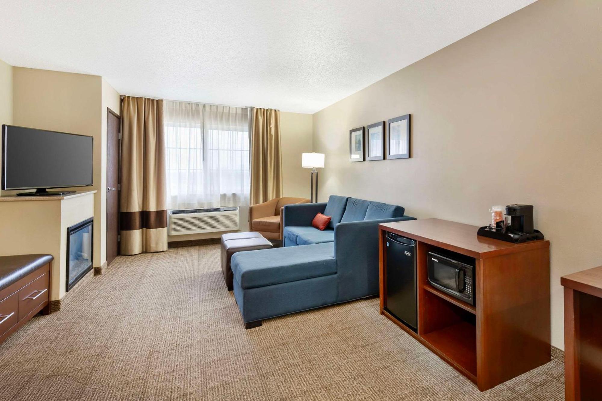 Comfort Suites Cedar Falls Εξωτερικό φωτογραφία